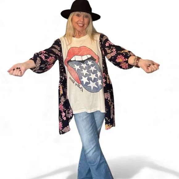 Rolling Stones Upcycle - Picture 4 of 9